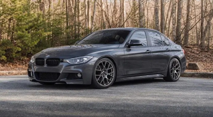 AI-generated view of a 2013 BMW 328i xDrive with VMR V810 wheels