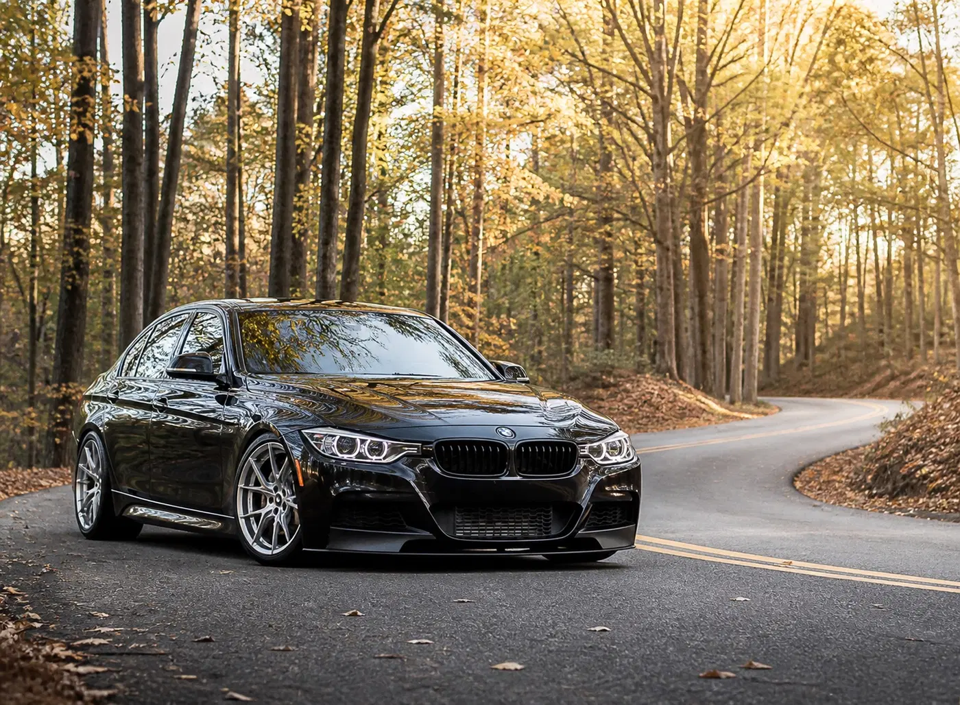AI-generated view of a 2014 BMW 335i M Sport 6MT with VMR V804 wheels
