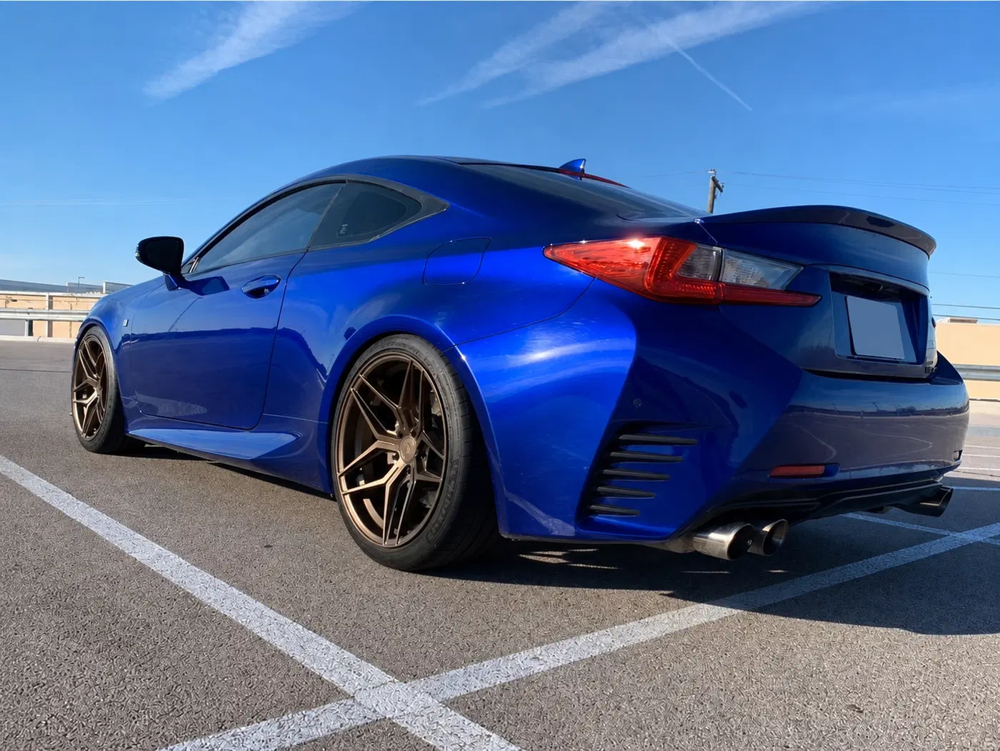 AI-generated view of a 2015 Lexus RC 350 F Sport with Variant Xenon wheels