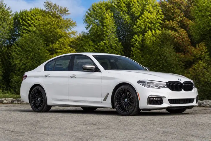 AI-generated view of a 2018 BMW M550i with BMW 664M wheels