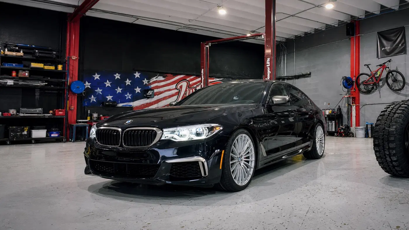 AI-generated view of a 2019 BMW M550i with BMW 629 wheels