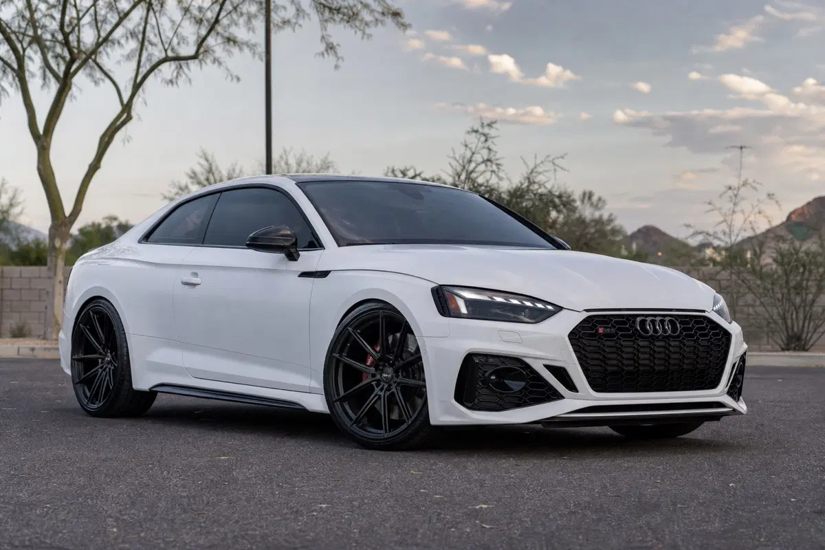 AI-generated view of a 2023 Audi RS5 with Vossen HF5 wheels