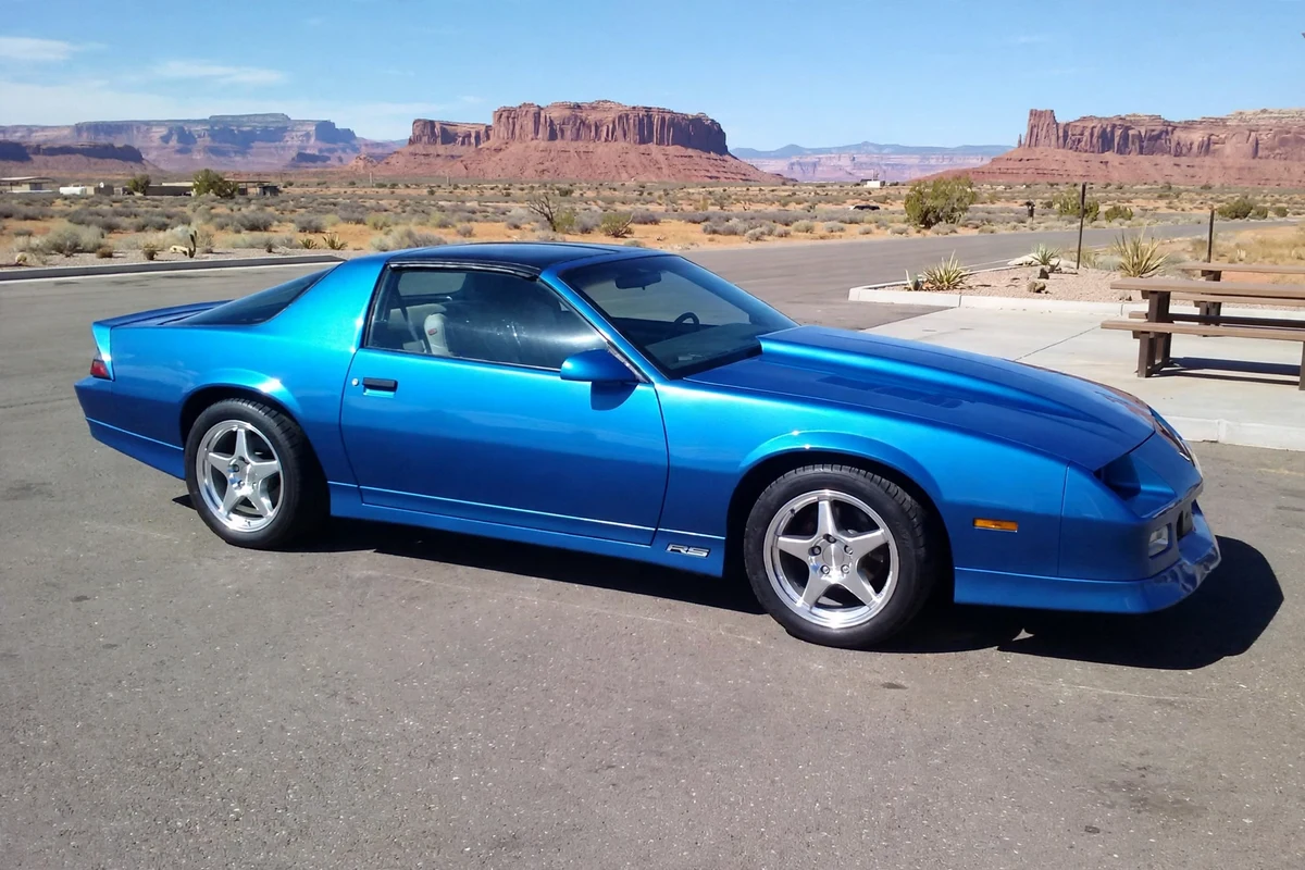 AI-generated view of a 1990 Chevrolet Camaro RS with OE Wheels ZR1 wheels