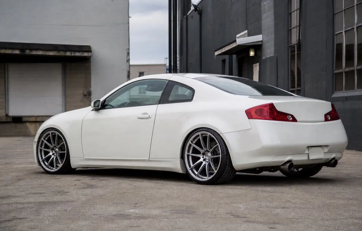 AI-generated view of a 2005 Infiniti G35 Coupe with Enza Vatore wheels