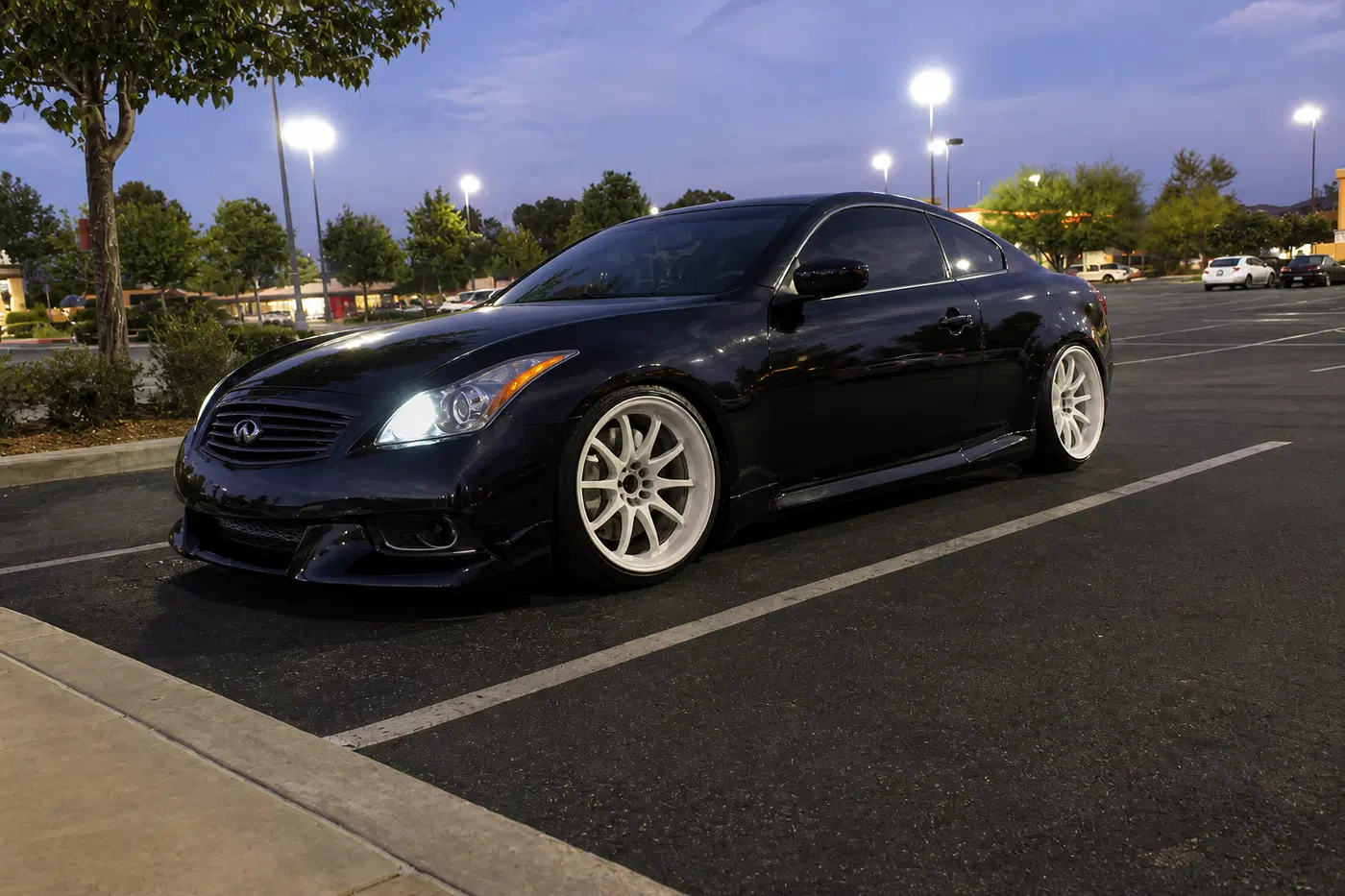 AI-generated view of a 2008 Infiniti G37S Coupe with Volk CE28 wheels