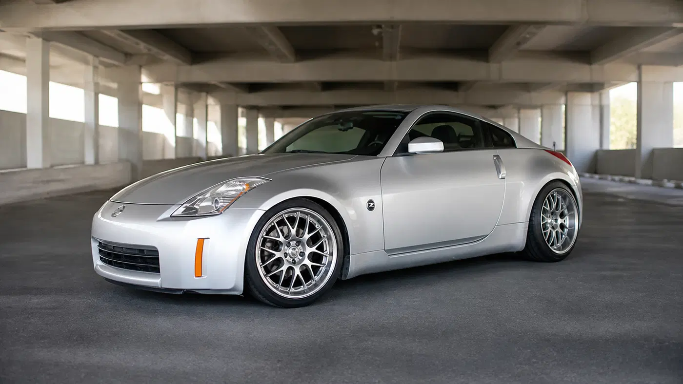 AI-generated view of a 2003 Nissan 350Z Enthusiast with Volk SF Winning wheels