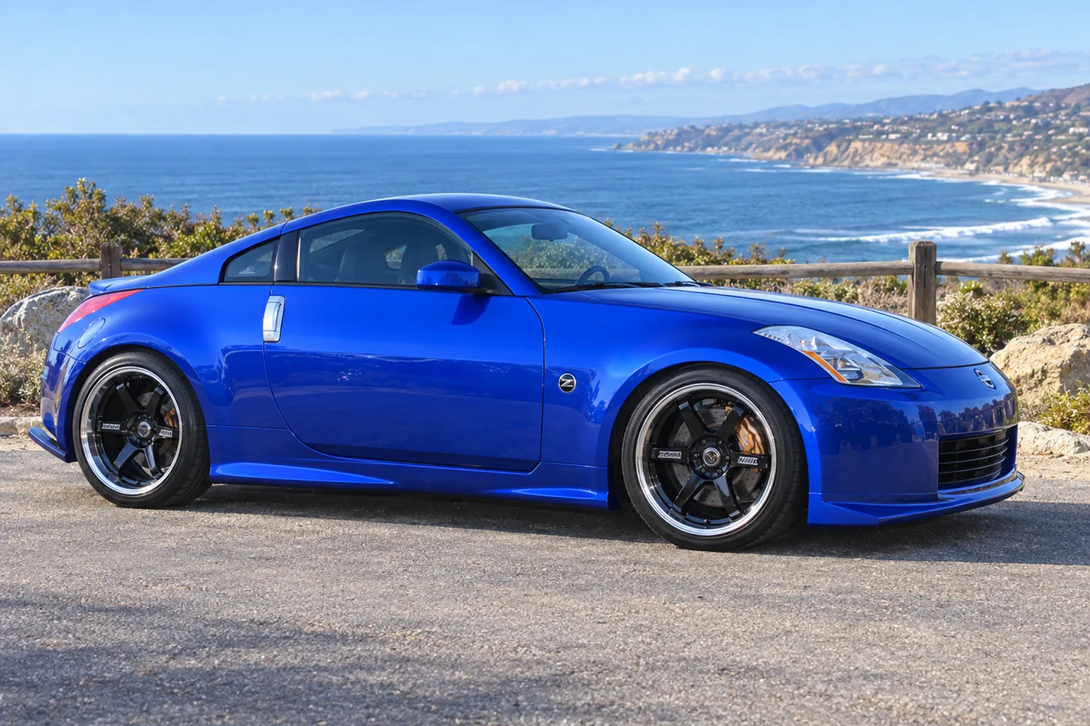 AI-generated view of a 2005 Nissan 350Z Enthusiast with Volk Racing LE37T wheels