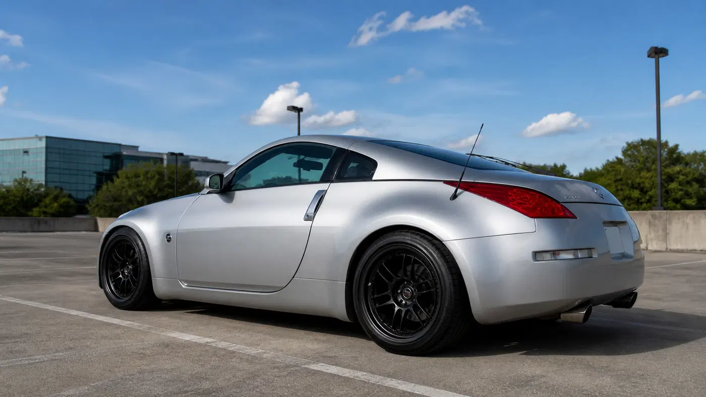 AI-generated view of a 2006 Nissan 350Z Base with Enkei RPF1 wheels