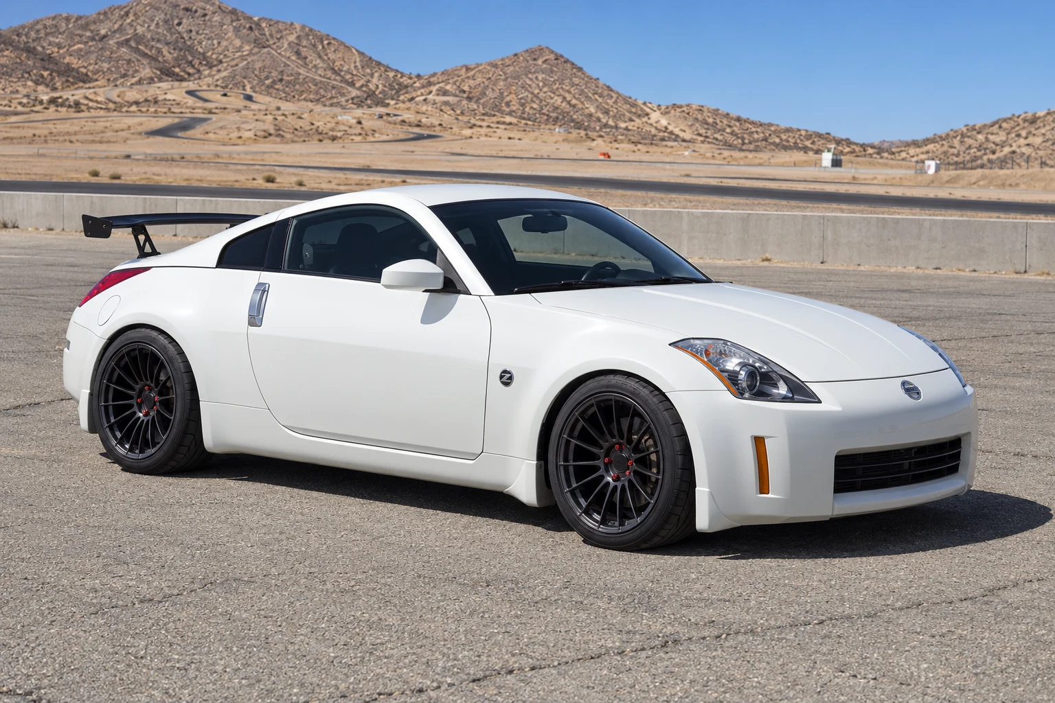 AI-generated view of a 2006 Nissan 350Z with Enkei RS05RR wheels