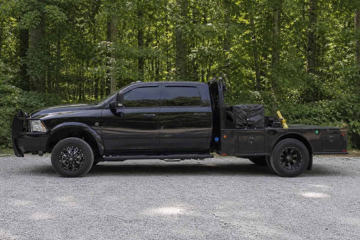 AI-generated view of a 2017 Dodge Ram Dually with Fuel Throttle wheels