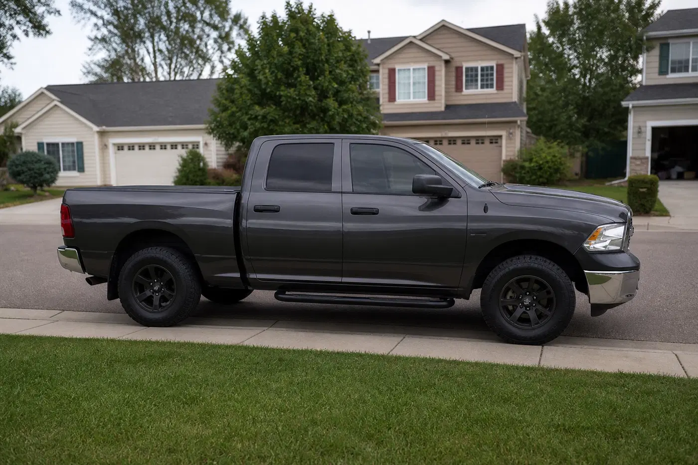 AI-generated view of a 2018 Dodge Ram 1500 with Fuel Beast wheels