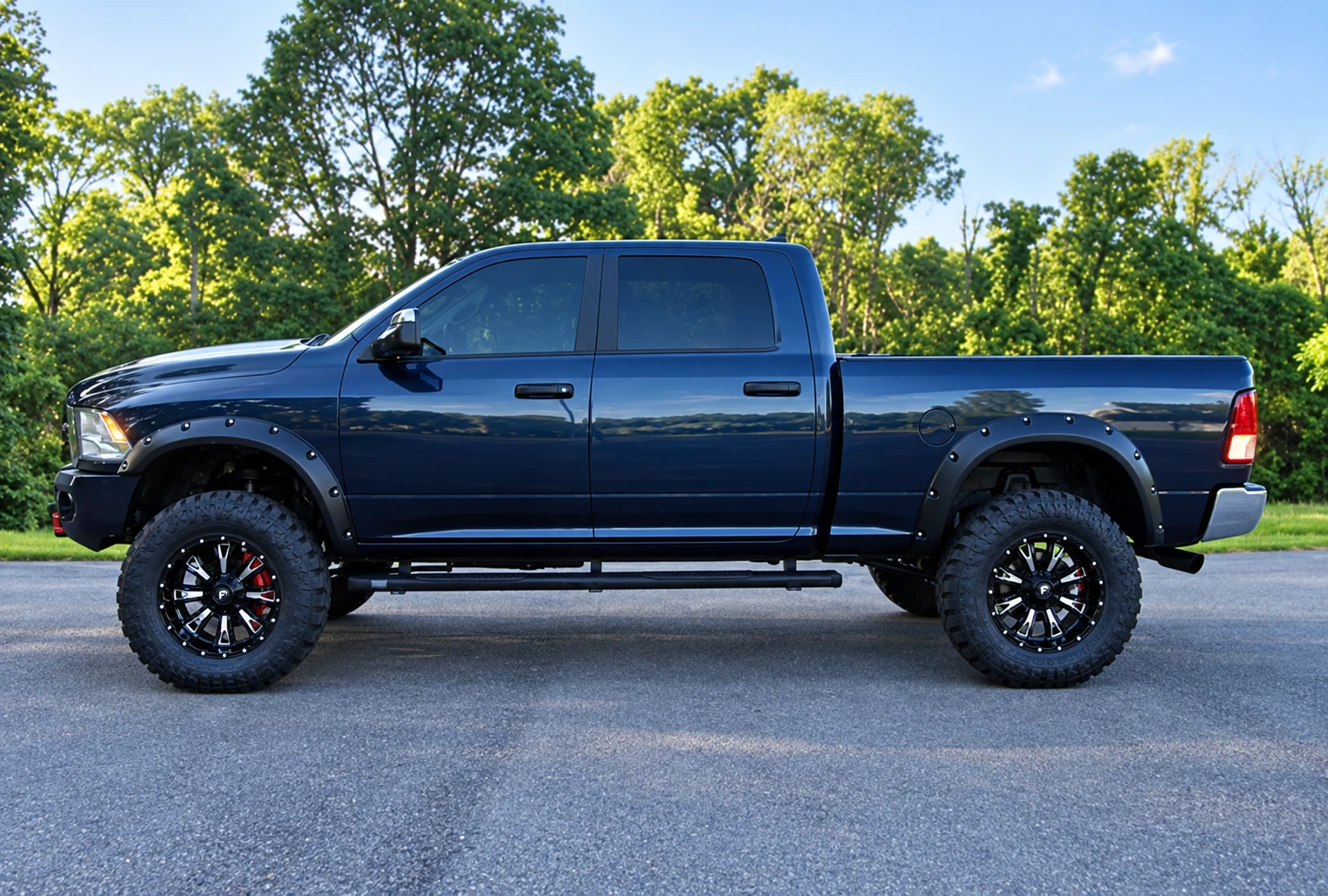AI-generated view of a 2015 Dodge Ram 1500 with Fuel Throttle wheels